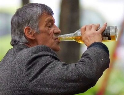 Колко и какъв алкохол уврежда тотално черния дроб?