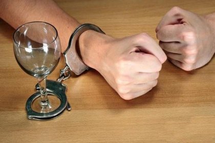 Лицемерието и алкохолизмът вървят ръка за ръка