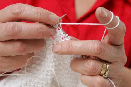 Плетенето и бродирането успокояват нервите