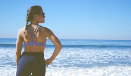 Упражнения с плажна топка