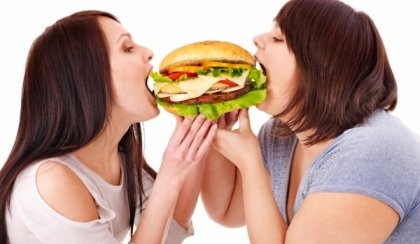 Хиперфагията е причина за стрес и ниско самочувствие