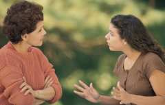 Психологически тактики за справяне с неразбраните родители