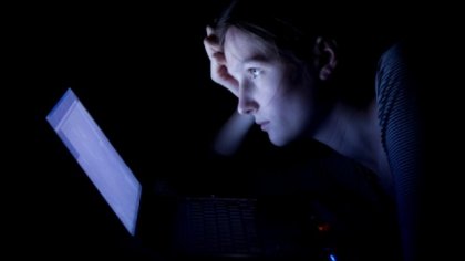 Компютърна зависимост ме превърна във вампир, капките Стресовитал ми помогнаха да спя