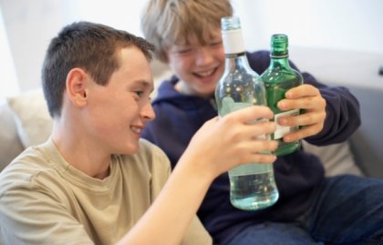 Тийнейджърите ни най-пияни от цяла Европа