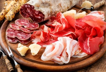 Онколозите строго забраниха да се консумират колбаси