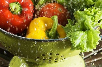 Отмийте отровите от зеленчуците с оцет