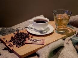 Кофеинът и алкохола да има отрицателно въздействие върху мозъка на журналистите